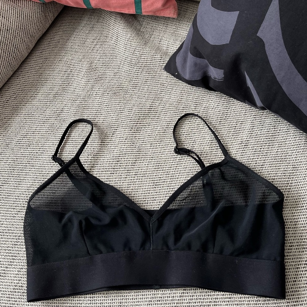 Hirrs everyday bralette in black